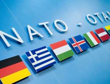 NATO: Ένα πολυεθνικό τάγμα υπό γερμανική ηγεσία έφτασε στην Λιθουανία (βίντεο)